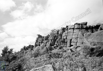 Brimham Rocks, Escarpment